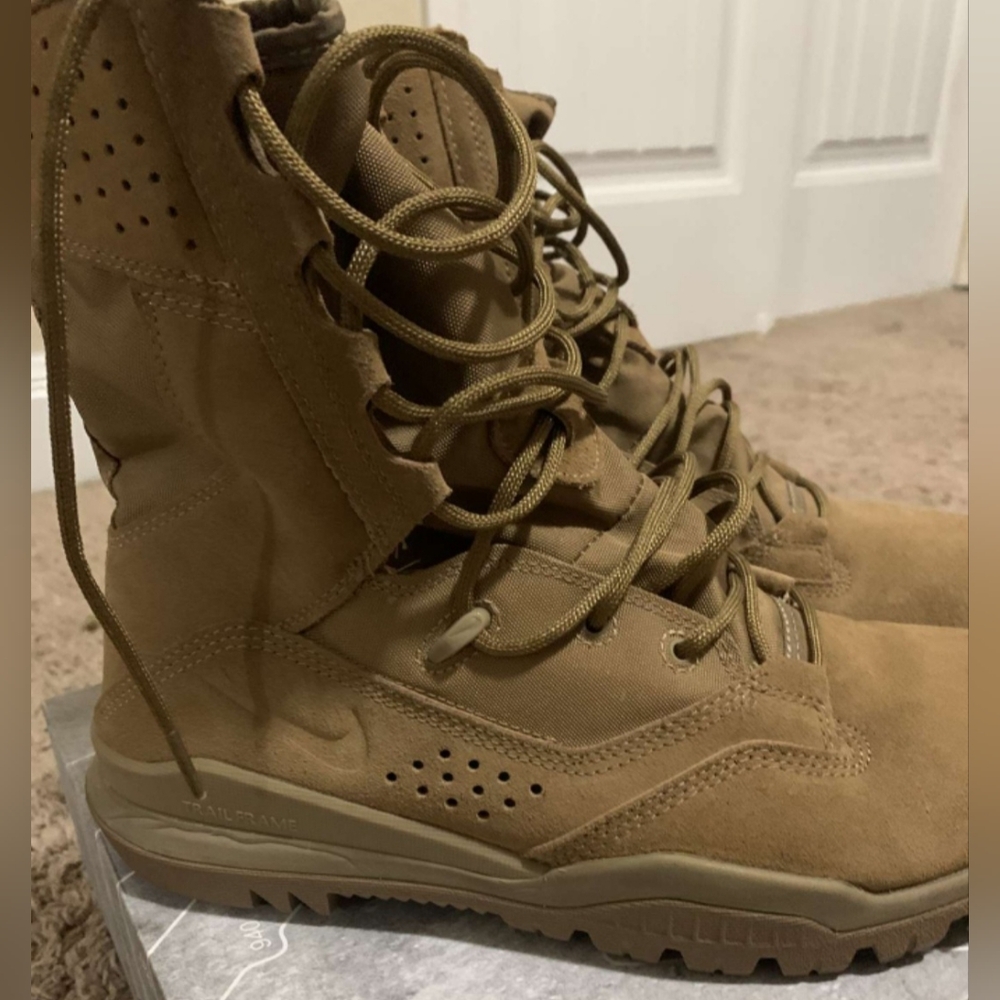 Nike Size 9 SFB FIELD 2 Men's Brown 8" Combat Boots